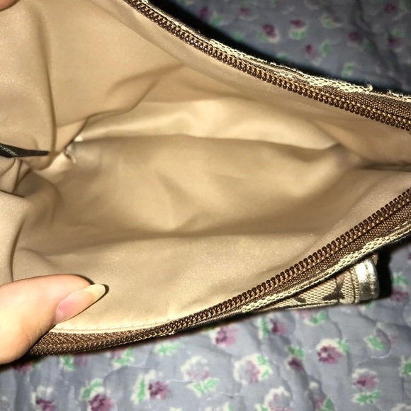 Small Coach crossbody - Picture 3 of 4